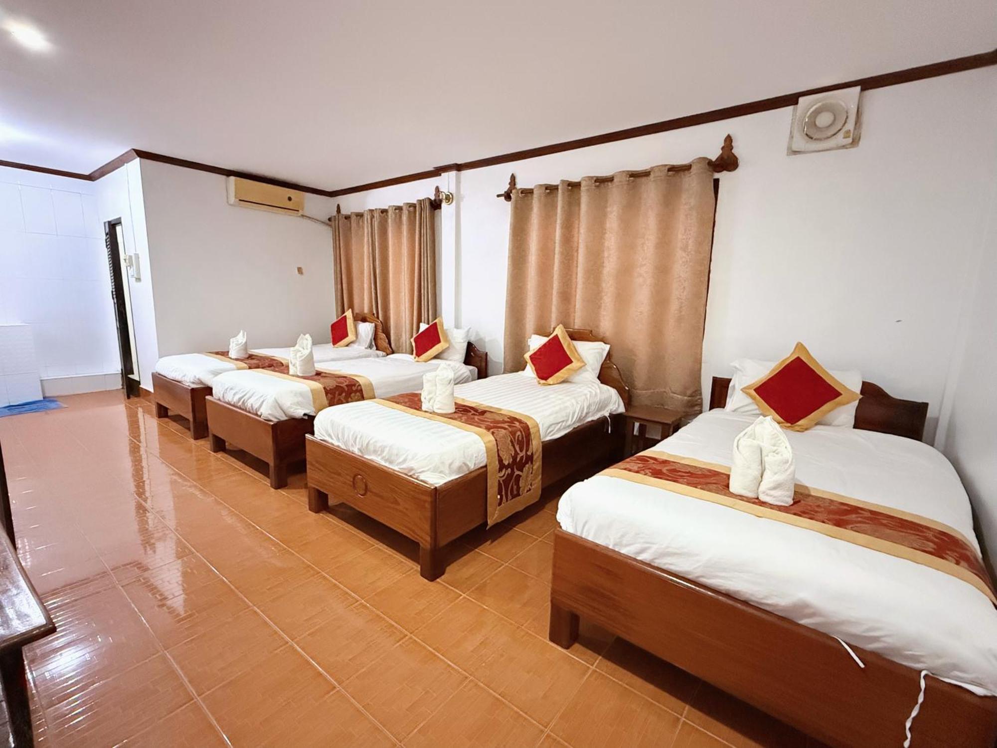 Vangvieng Sisavang Mountain View Hotel Vang Vieng Buitenkant foto